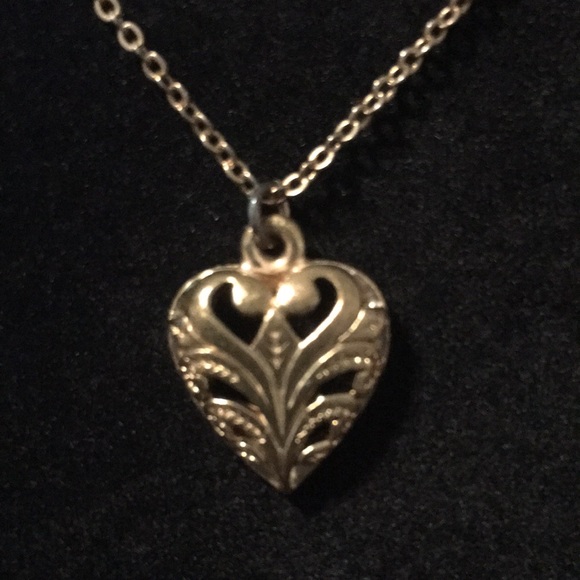 👛Heart Pendant Necklace 💛 - Picture 3 of 8